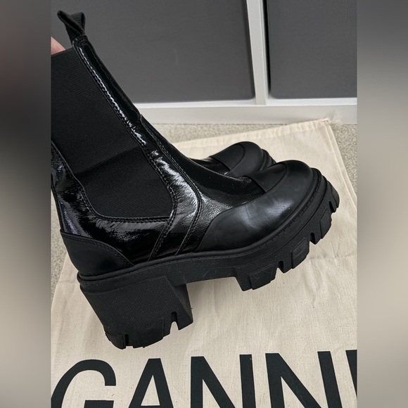 GANNI Heeled Mid Chelsea Boots - Picture 3 of 8